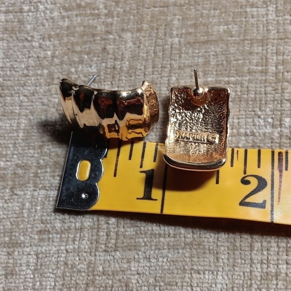 Napier Vintage Gold Tone Post Earrings - Picture 4 of 6